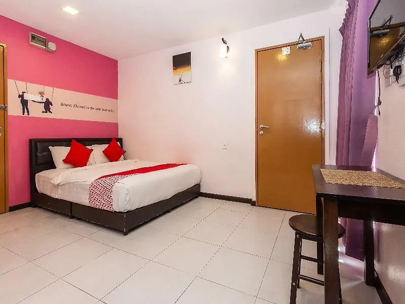 Oyo 954 Sweet Memories Hotel Malacca 2*,